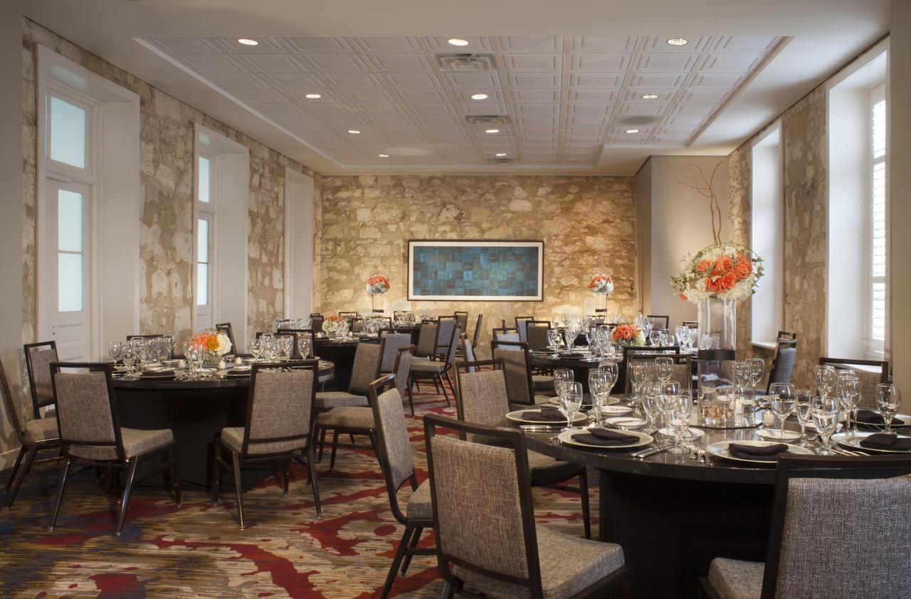 Marriott Plaza San Antonio Hotel Екстериор снимка